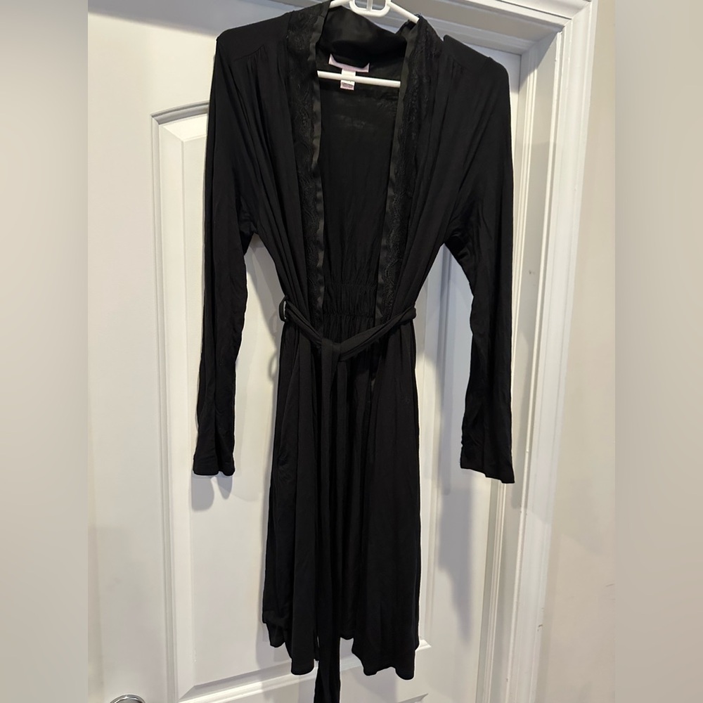 Black maternity robe